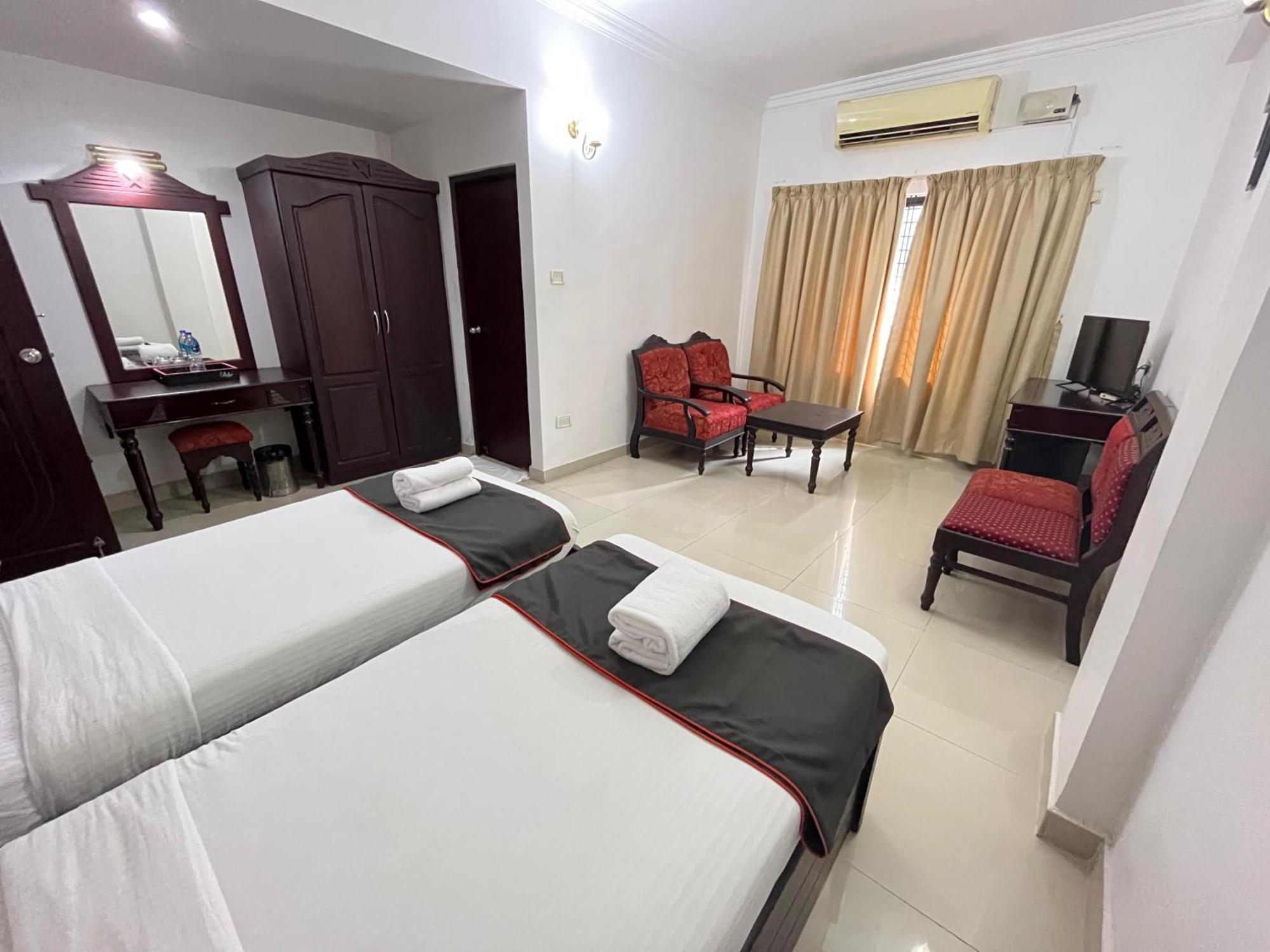 Gee Bee Palace Angamaly Exterior foto